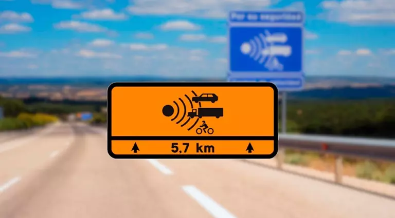 senal-naranja-peligro-carretera