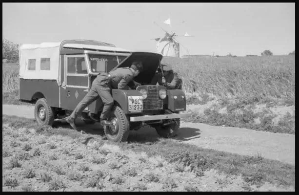 Land-Rover-Defender-Guardia-Civil
