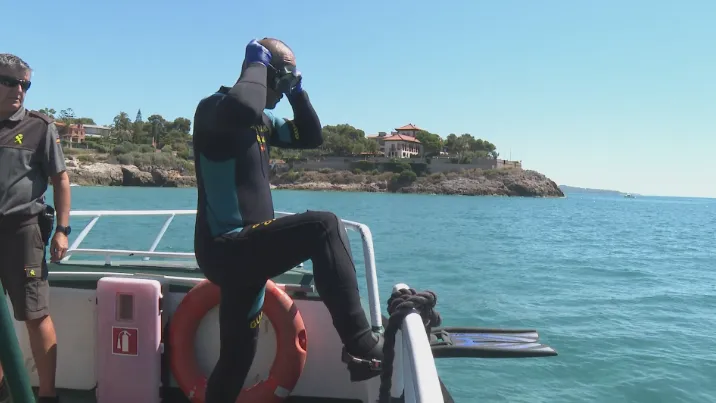 7B06263D-7F76-4A00-9C57-35B92A575B04