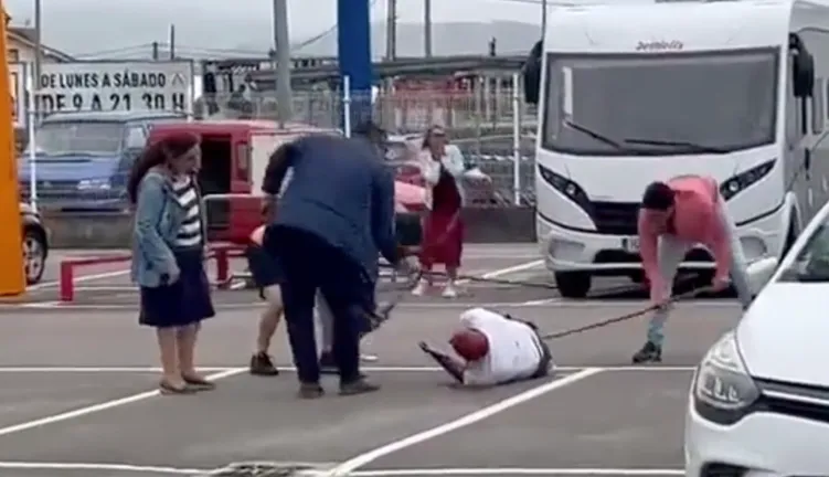 brutal-paliza-laredo