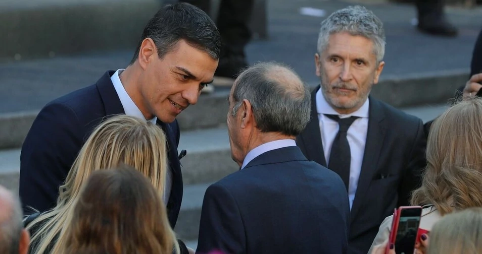 pedro-sanchez-fernando-grande-marlaska-saludos-110221.jpg