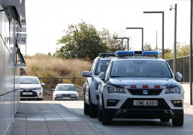coche-mossos_16_645x451