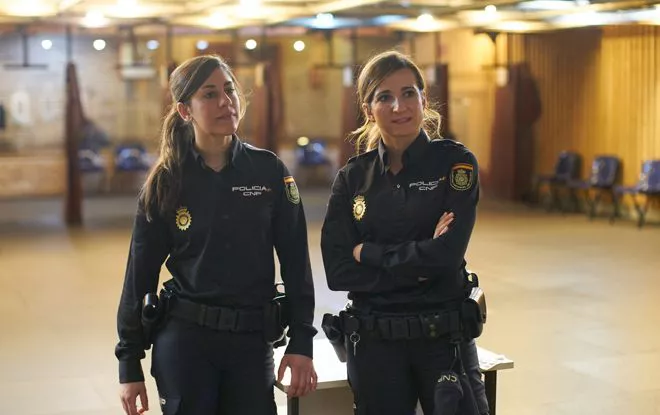 oposiciones-mujer-policia-nacional-660x415