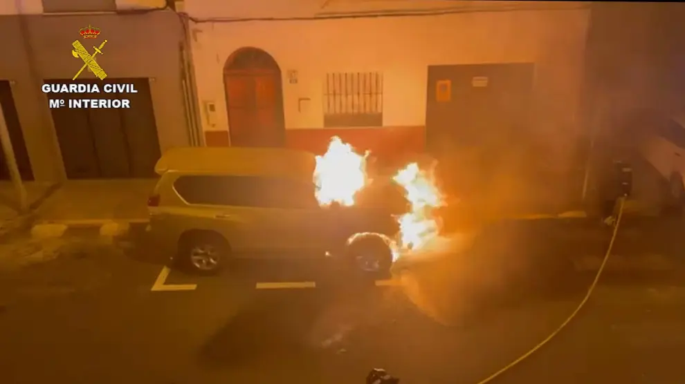 coche-guardia-civil-quemado-en-melilla
