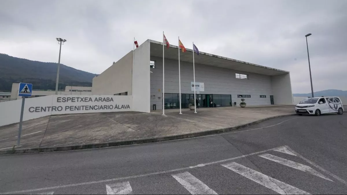 33BA1493-92EA-4DC1-8DFA-3530C5F08E69