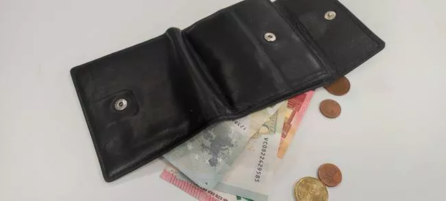cartera dinero pamplona